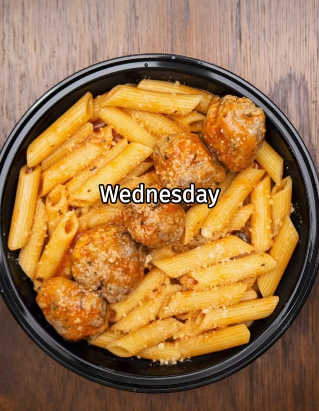 Albóndigas de Res con Pasta - Menú Completo del Día