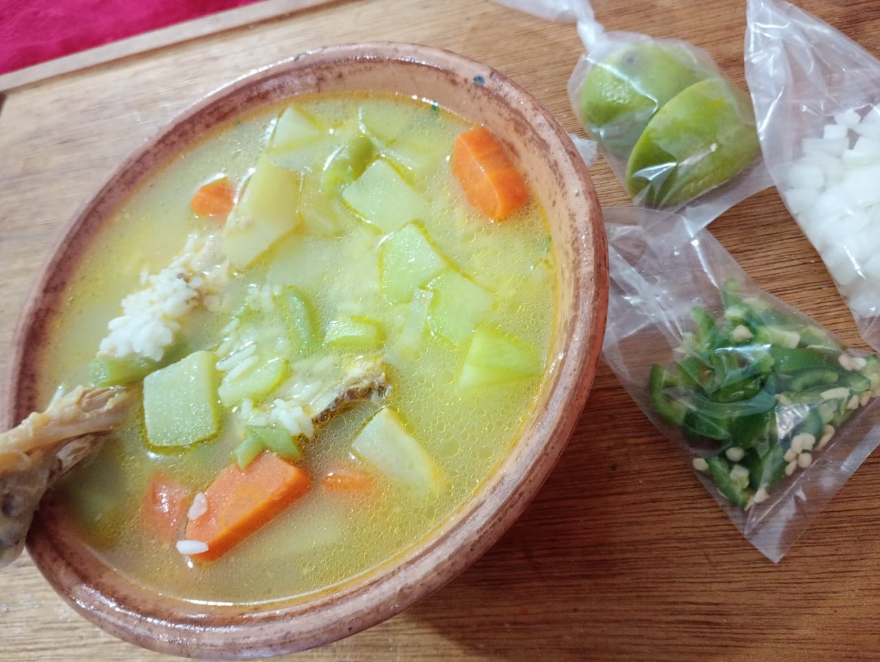 Caldo de Pollo